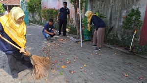 Read more about the article Giat Bersih Jelang Persiapan Hari KORPRI Ke 52