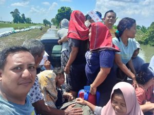 Read more about the article Dinas Pariwisata Terlibat Dalam Giat Evakuasi Banjir Karanganyar Demak