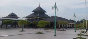 Read more about the article Kunjungan Peziarah ke Masjid Agung Demak Menurun Drastis