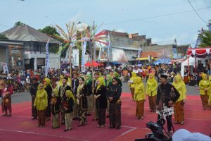 Read more about the article Kirab Pengantin Adat Demak