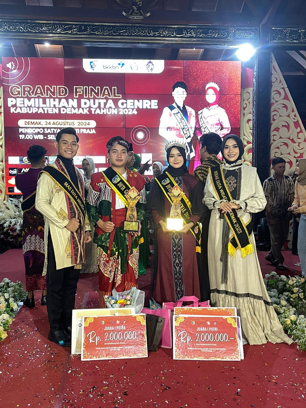 You are currently viewing Harmoni Duta Wisata Demak Hadiri Grand Final Duta Genre